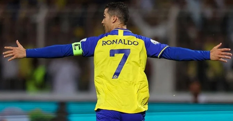 Ronaldo scores four goals to pass 500 in club career