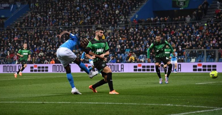 Napoli beat Sassuolo to move 18 points clear