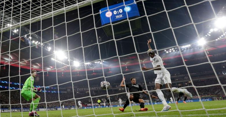 Osimhen scores as Napoli win first leg in Frankfurt