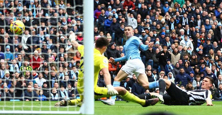 Foden stars as Man City see off Newcastle