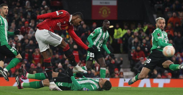Rashford, Fernandes on target as Man United crush Betis