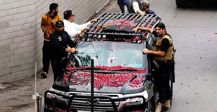 Imran Khan marks court presence after supporters clash with police