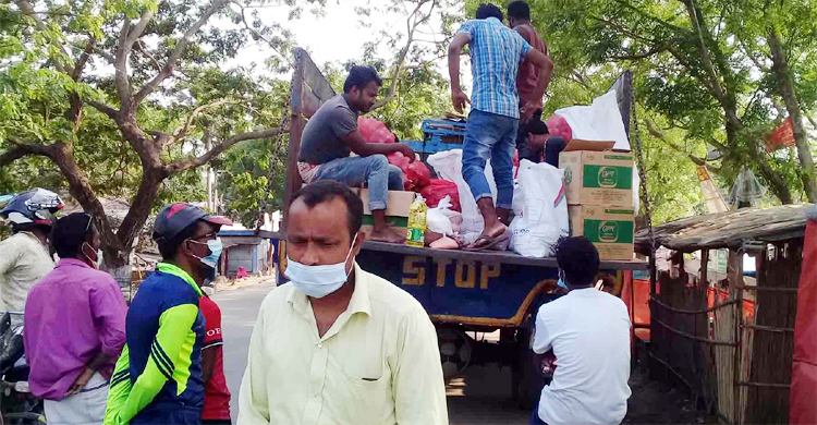 প্যাকেজে টিসিবির পণ্য বিক্রি, বিড়ম্বনায় ক্রেতারা