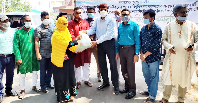 শতাধিক কর্মহীন পরিবারের পাশে শাবিপ্রবি কর্মকর্তা সমিতি