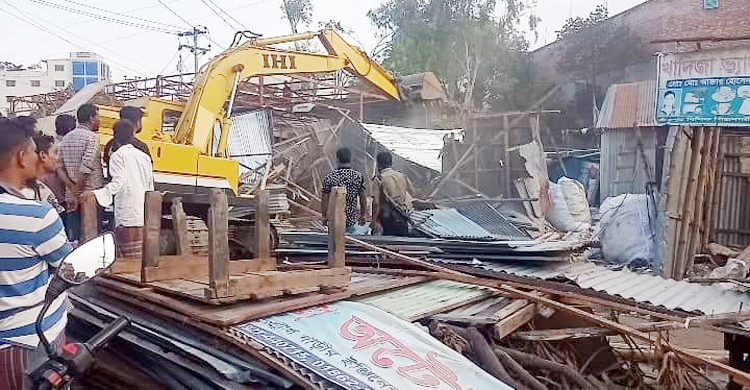 ঢাকা-চট্টগ্রাম মহাসড়কে দুই শতাধিক অবৈধ স্থাপনা উচ্ছেদ