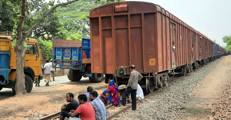 ভারত থেকে আসা মানহীন ৪০৬ মেট্রিক টন চাল নেয়নি খাদ্য বিভাগ