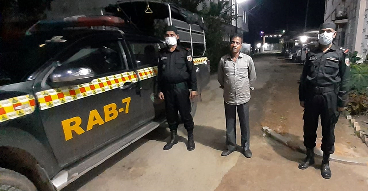 ফেনীতে দেড় হাজার ইয়াবাসহ কারবারি আটক