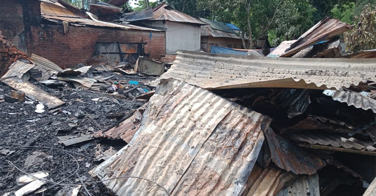 মাটিরাঙ্গায় আগুনে পুড়ে ৫০ লাখ টাকার ক্ষতি
