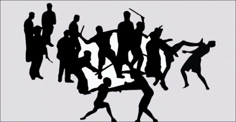 কুকুরের পা ভাঙাকে কেন্দ্র করে দু’পক্ষের সংঘর্ষে আহত ৫০