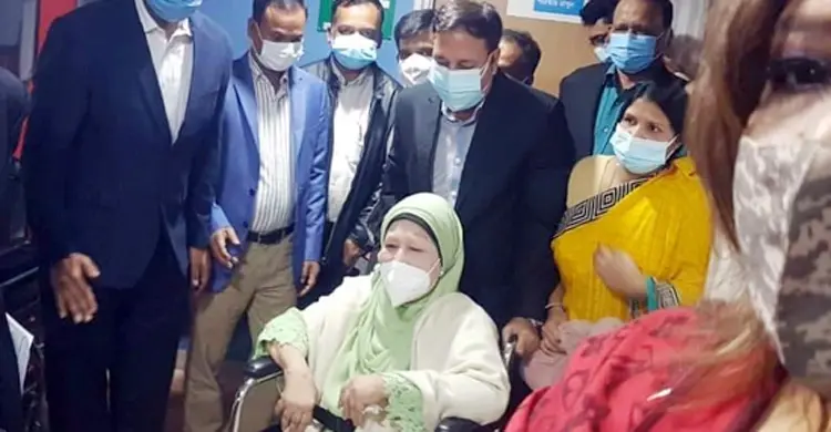 লন্ডন ফিরে গেলেন খালেদার নাতনি জাফিয়া