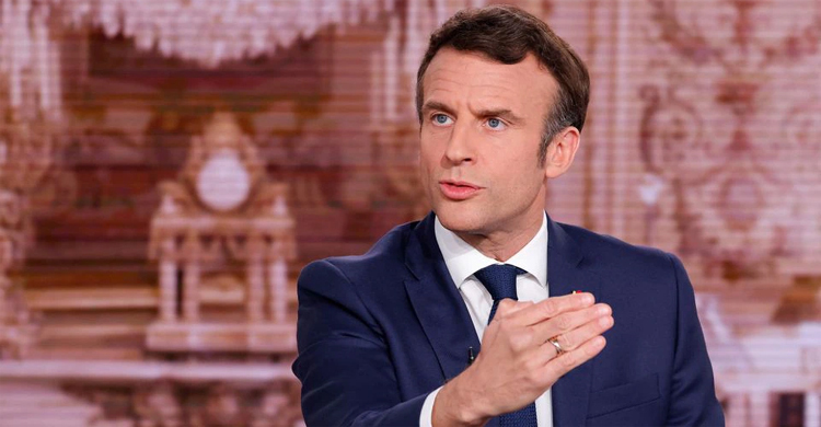 Macron makes last-minute appeal to voters