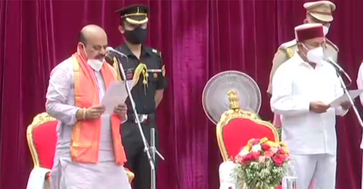 কর্ণাটকের মুখ্যমন্ত্রী হিসেবে শপথ নিলেন বাসবরাজ বোম্মাই