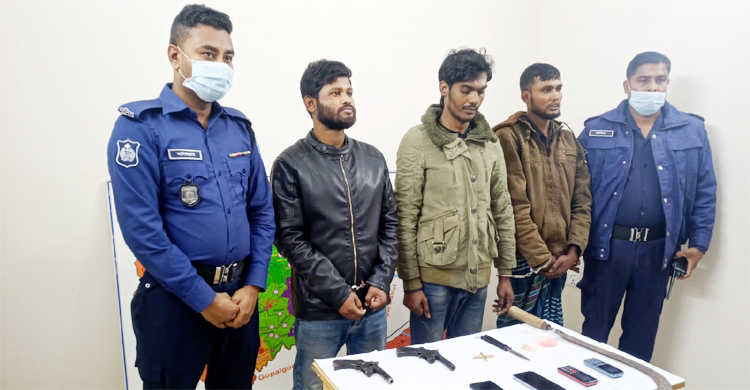 ছিনতাইকারী ধরতে গিয়ে ছুরিকাঘাতে এসআইসহ আহত ২