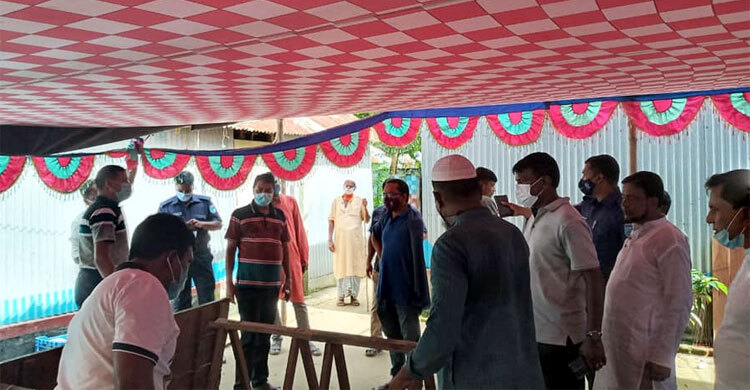 বিধিনিষেধেও বৌভাতের আয়োজন, বরের বাবা গুনলেন জরিমানা