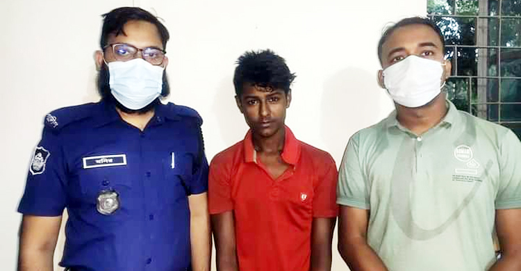 নৌকা থেকে ধর্ষণ মামলার প্রধান আসামি গ্রেফতার