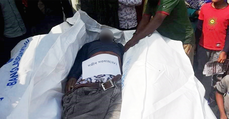 বাসের রেষারেষিতে প্রাণ গেল ৩ পথচারীর