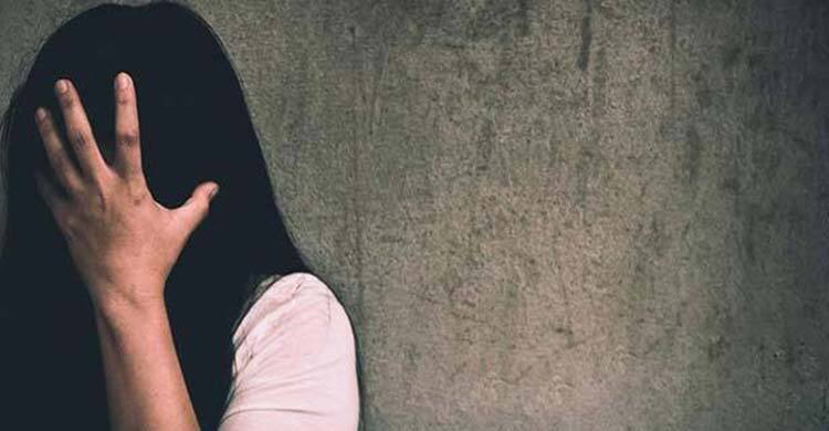 ফেসবুকে প্রেমের ফাঁদ, কিশোরীকে ভারতে পাচারকালে উদ্ধার