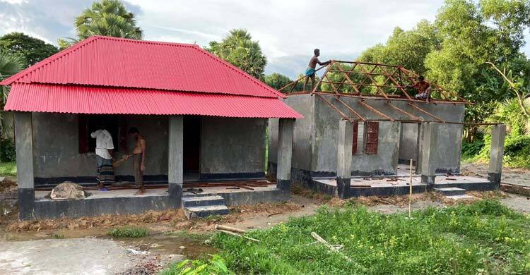 উপহারের ঘরের টিন-কাঠ চুরি, থানায় মামলা