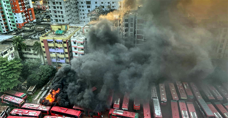 কমলাপুরে বিআরটিসি ডিপোতে অগ্নিকাণ্ড