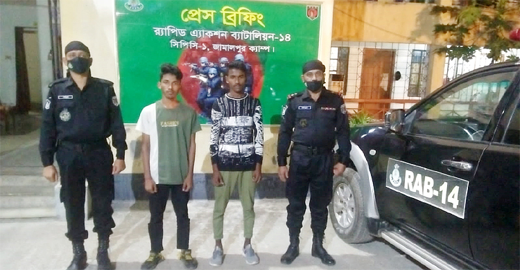 পেটে নিয়ে ইয়াবা পাচারকালে দুই কারবারি আটক