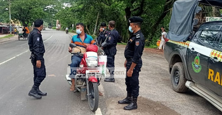 বিধিনিষেধ অমান্য : পঞ্চম দিনে ২০৯ জনকে জরিমানা করল র্যাব