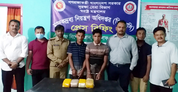বিপুল পরিমাণ ইয়াবাসহ আটক ২ রোহিঙ্গা