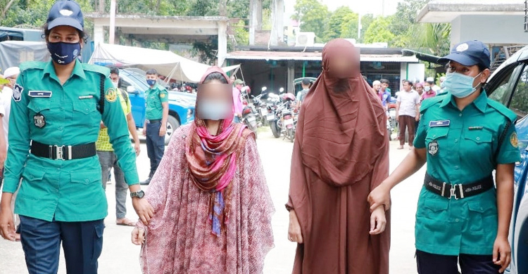 আত্মহত্যায় প্ররোচনার অভিযোগে ২ শিক্ষিকা গ্রেফতার