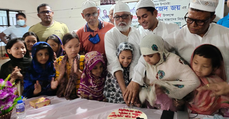 জয়ের জন্মদিনে এতিমদের নিয়ে কেক কাটলেন কাউন্সিলর মানিক