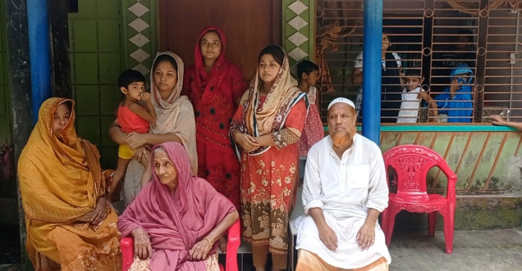 যৌতুক না পেয়ে স্ত্রীর বাড়িতে হামলার অভিযোগ