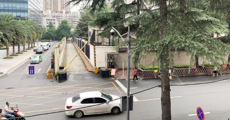 US agents enter Chinese consulate compound in Houston