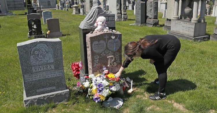 US overdose deaths hit record 93,000 in pandemic last year