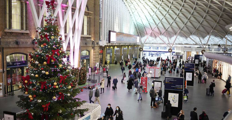 Surging COVID-19 cases bring a 2020 feel to the end of 2021