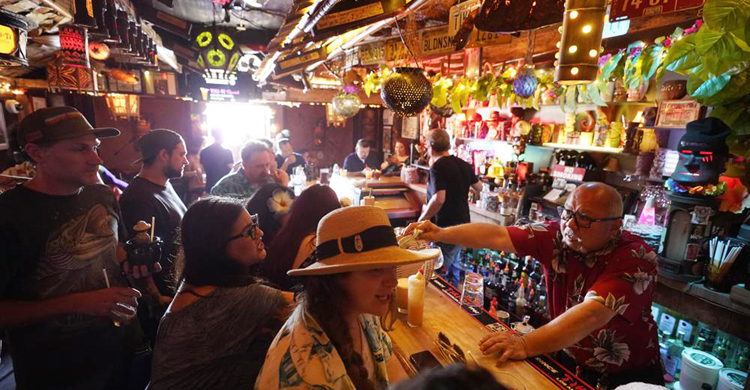 US COVID-19 cases rising again, doubling over three weeks