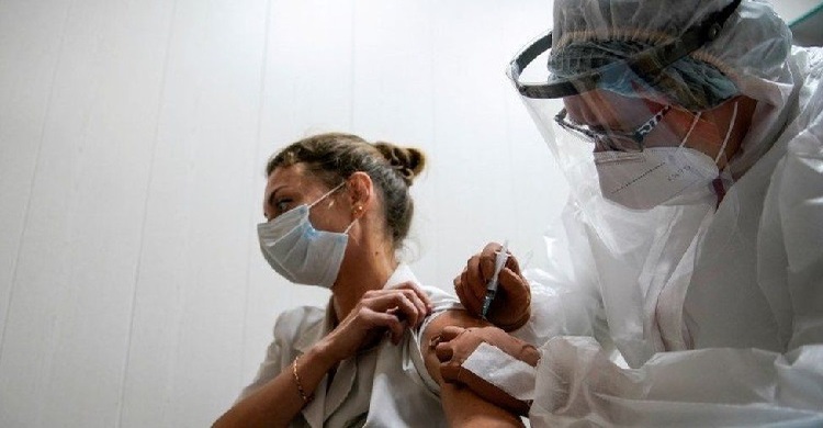 Russia begins Covid vaccinations in Moscow