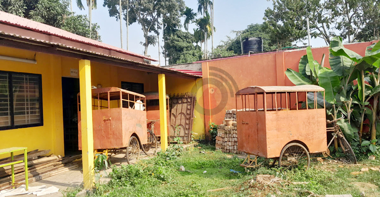 চাহিদা কমেছে স্কুলভ্যানের