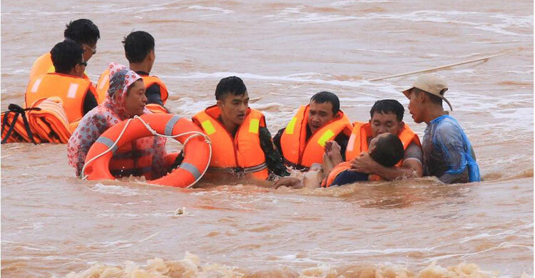 Floods kill 17 people in central Vietnam, next storm due soon