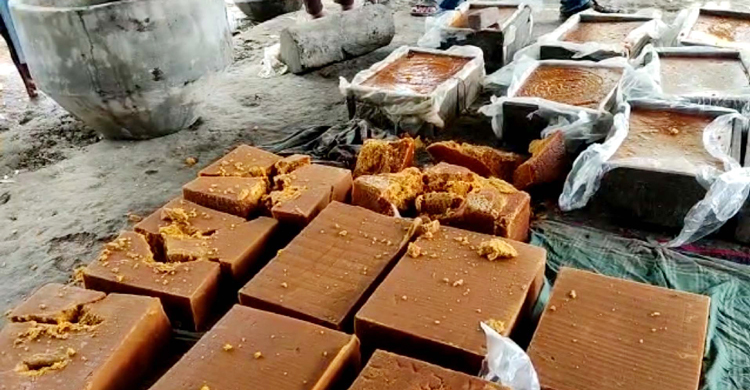 নওগাঁয় চার প্রতিষ্ঠানকে পৌনে ২ লাখ টাকা জরিমানা