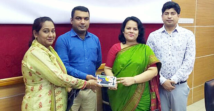 ভোক্তা অধিকারে অভিযোগ, স্যামসাংয়ের নতুন মোবাইল পেলেন শিক্ষিকা