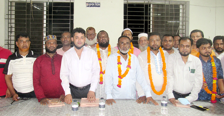 কুমিল্লা জেলা আইনজীবী সহকারী সমিতির সভাপতি জসিম, সম্পাদক কবির