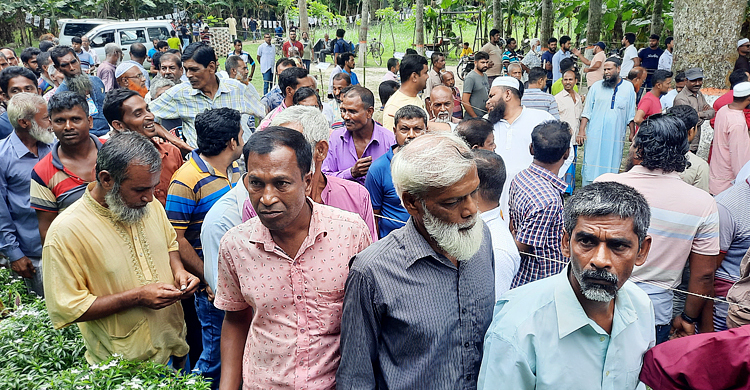 ঝিনাইদহে ইভিএমে যান্ত্রিক ত্রুটি, দীর্ঘ লাইন ভোটারদের