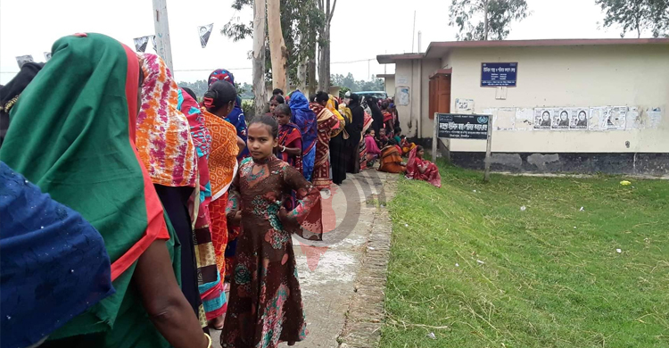 ভোটের লাইনেই মৃত্যুর কোলে ঢলে পড়লেন সুকুমার