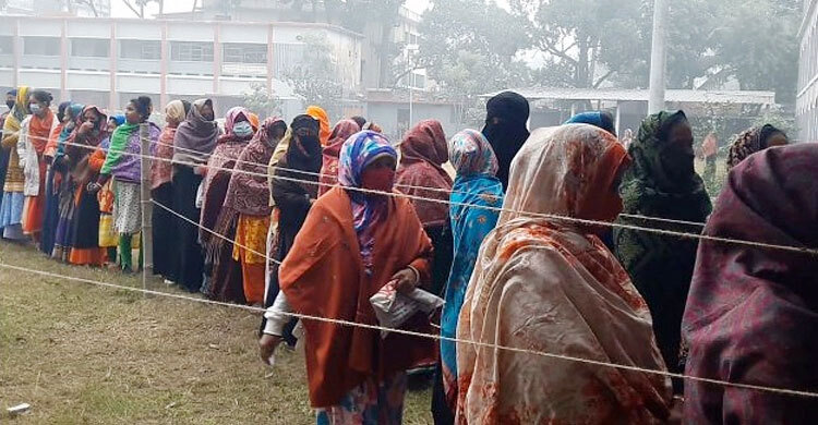6th phase polls to 218 UPs underway