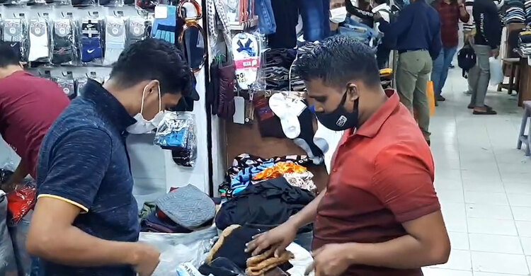 গরম পোশাক কেনার ধুম পড়েছে | ২৫ নভেম্বর ২০২০