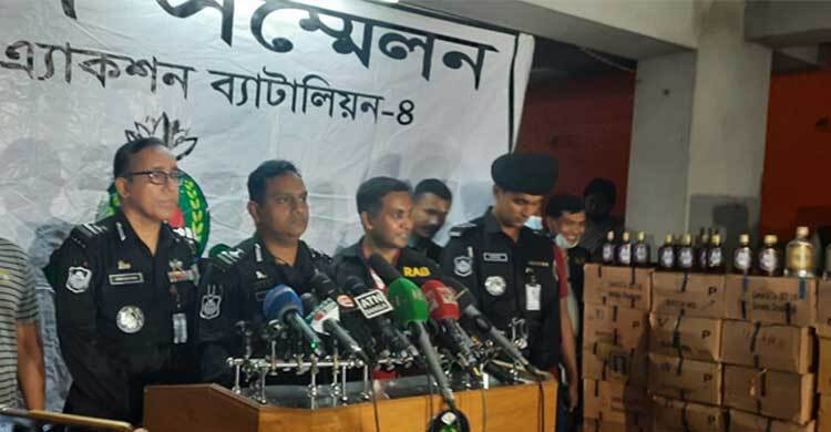 শাহবাগে ভবনের সুড়ঙ্গ থেকে কোটি টাকার মদ-বিয়ার জব্দ