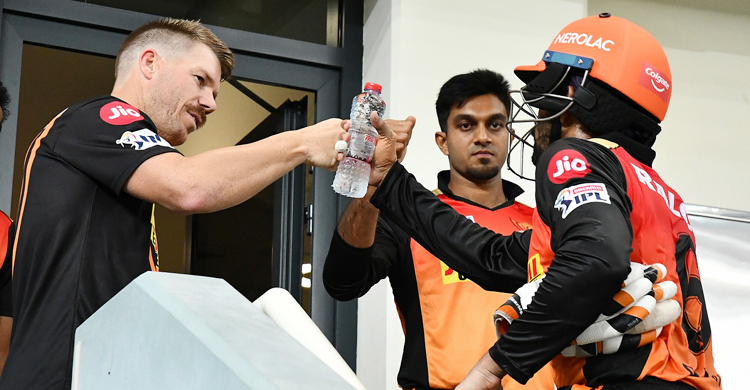 ওয়ার্নারের যে কথায় মারমুখী হয়ে ওঠেন ঋদ্ধিমান