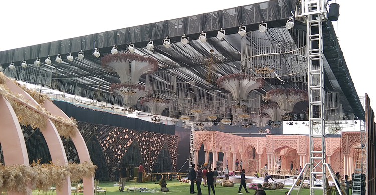 স্কুল মাঠে রাজকীয় বিয়ের আয়োজন, জানে না পরিচালনা কমিটি