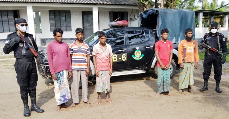 সুন্দরবন থেকে আগ্নেয়াস্ত্রসহ পাঁচ বনদস্যু গ্রেফতার