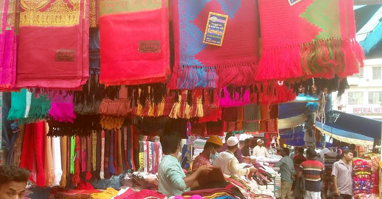 কদর বাড়ছে গরম কাপড়ের