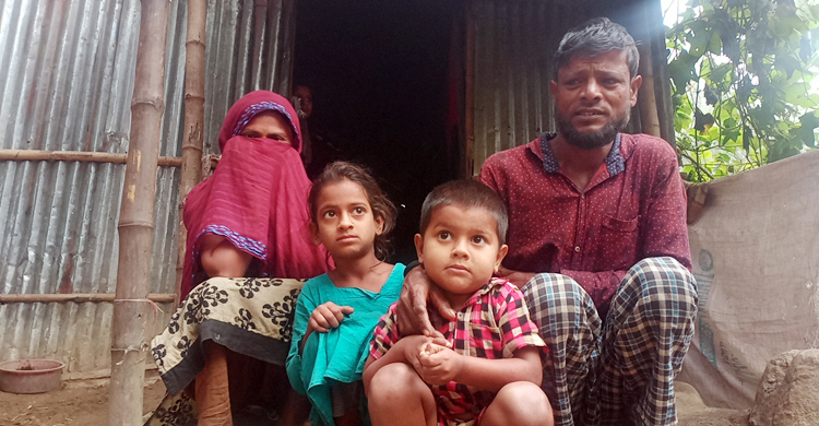 শীতবস্ত্রের জন্য নদীর দিকে তাকিয়ে থাকে ৮০ পরিবার