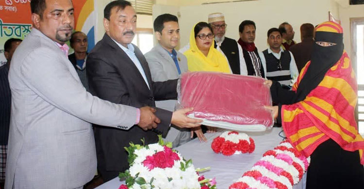 মীরসরাই সমিতি কুয়েতের উদ্যোগে শীতবস্ত্র বিতরণ